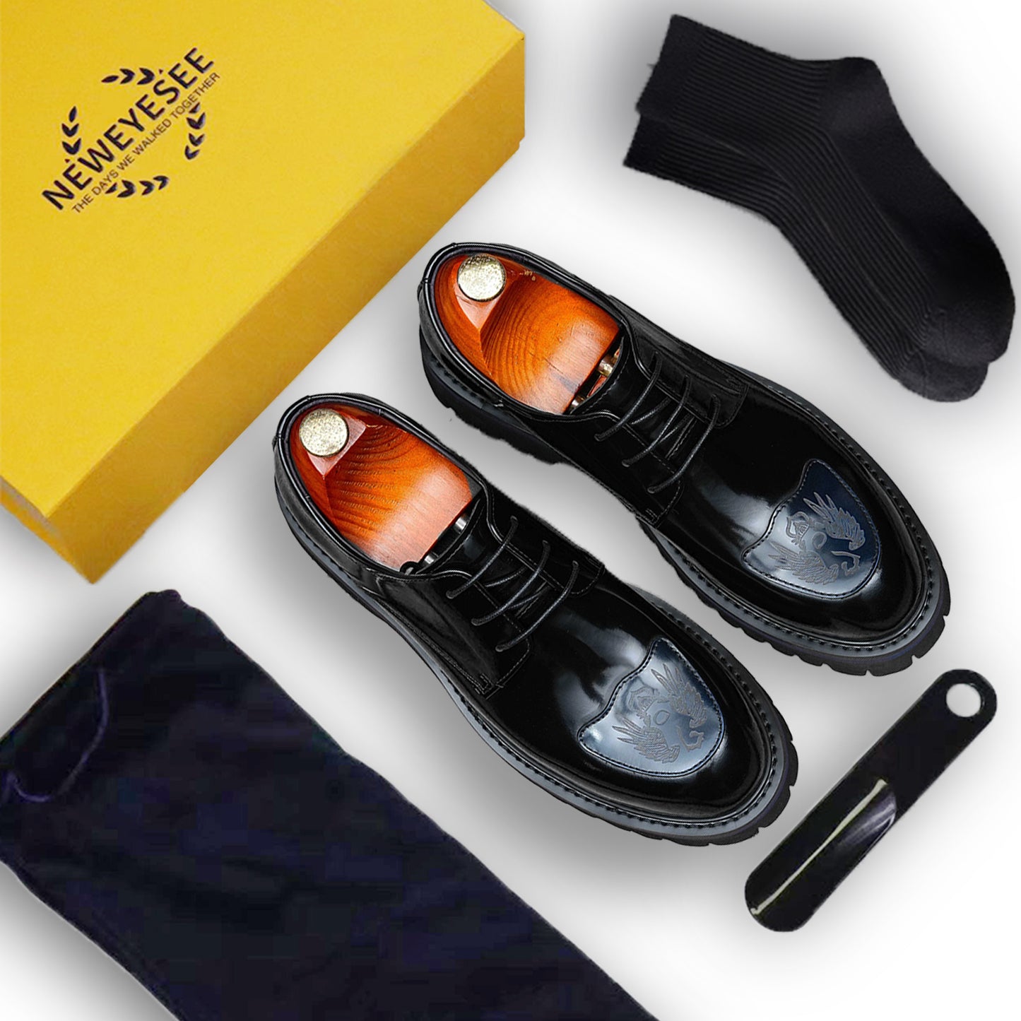 Men's Derby Shoes: Structural Tread Pattern & Refined Detailing