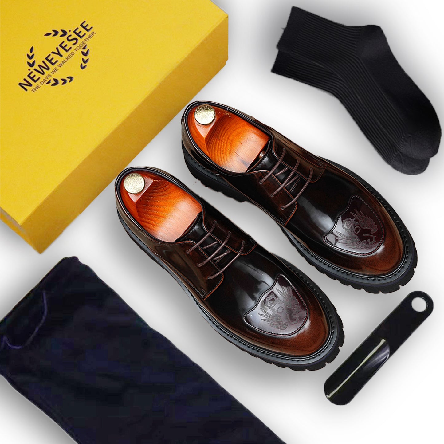 Men's Derby Shoes: Structural Tread Pattern & Refined Detailing
