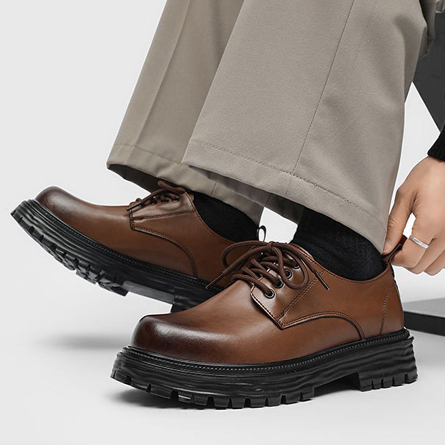 Men's Derby Shoes Heritage-Inspired Lace-Up with Rounded Toe & Bold Sole