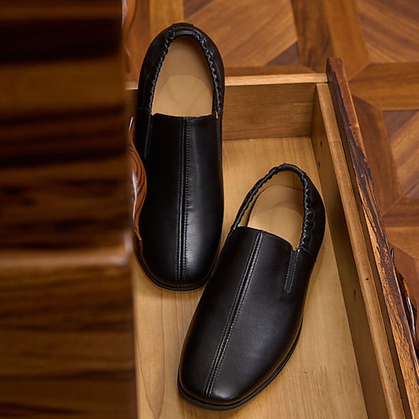 Men's Slip-On Dress Shoes with Distinctive Folded Collar Design