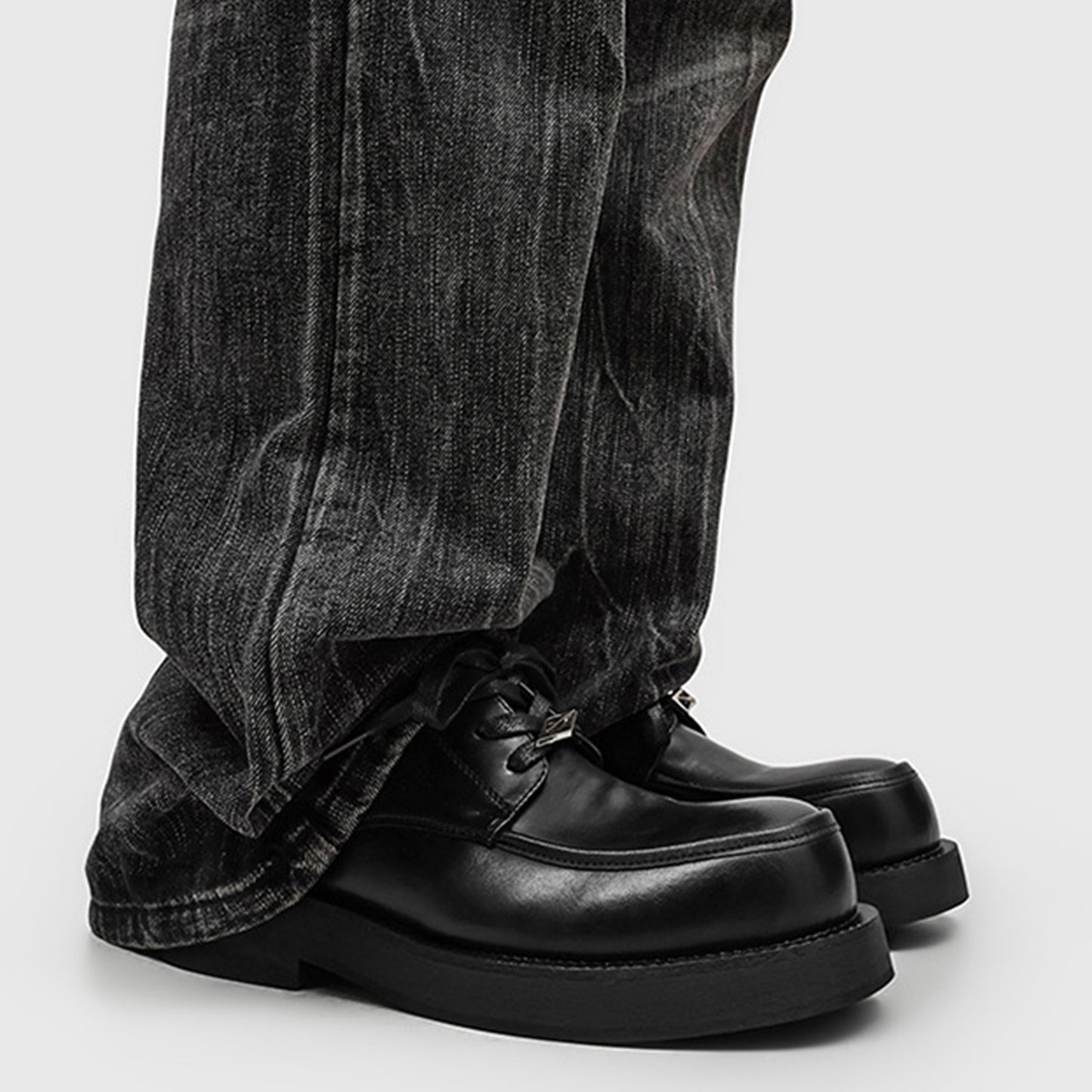 Men's Derby Shoes: Chunky Sole & Bold Hardware Accent Statement