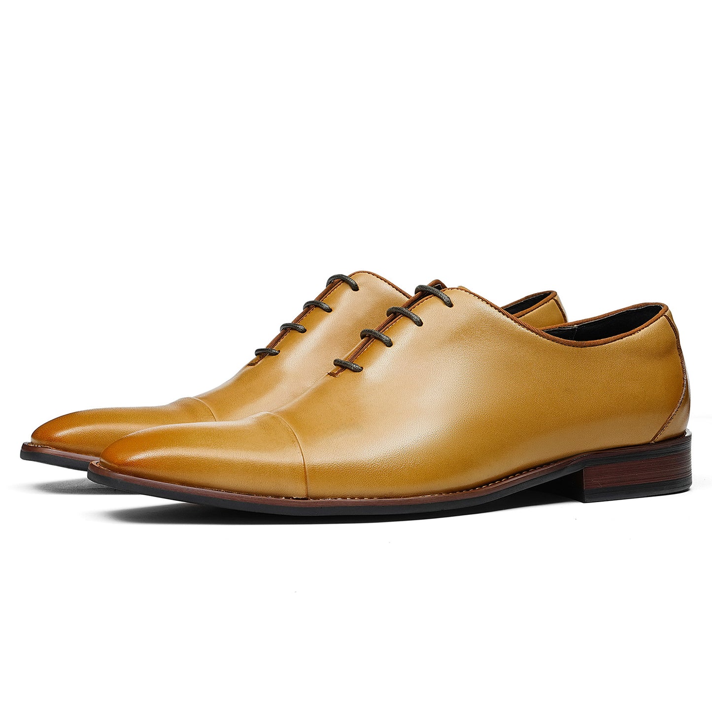 Sophisticated Men's Oxford Shoes with Decorative Edge Stitching