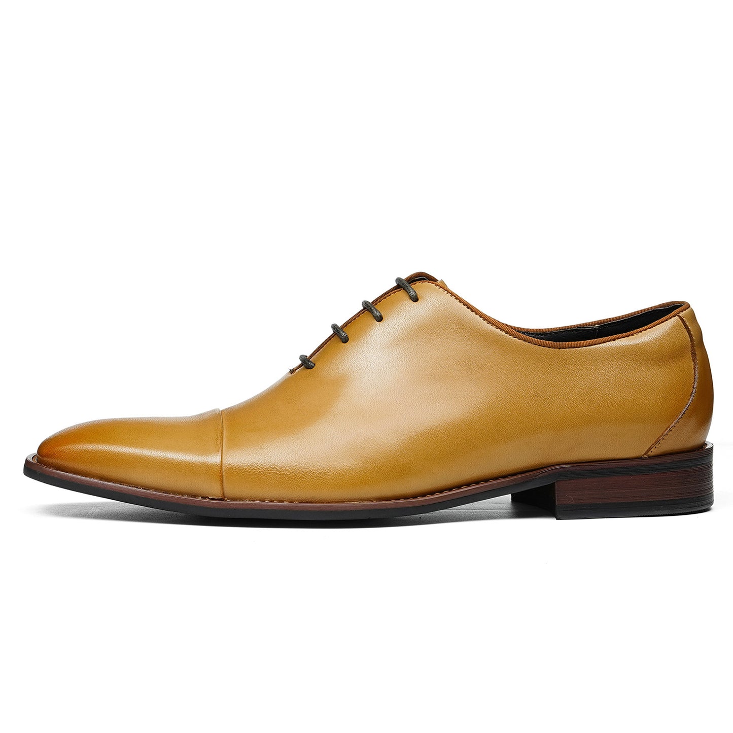 Sophisticated Men's Oxford Shoes with Decorative Edge Stitching