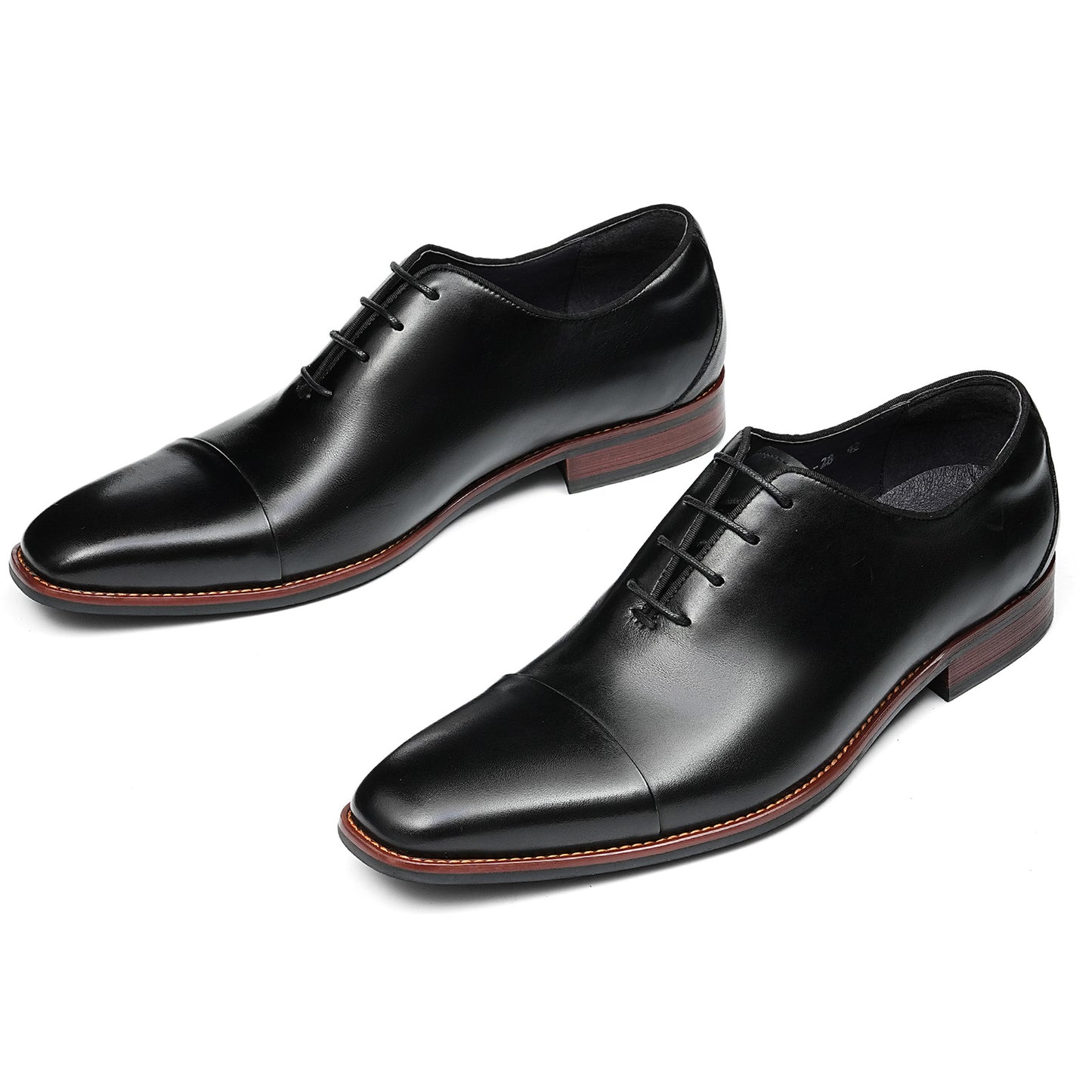 Sophisticated Men's Oxford Shoes with Decorative Edge Stitching