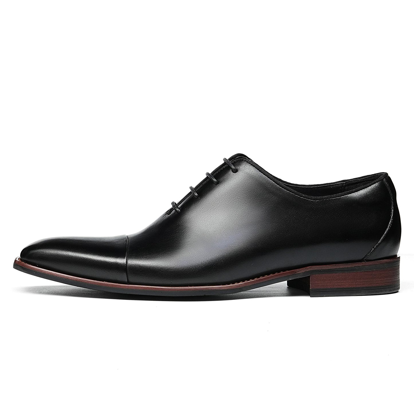 Sophisticated Men's Oxford Shoes with Decorative Edge Stitching