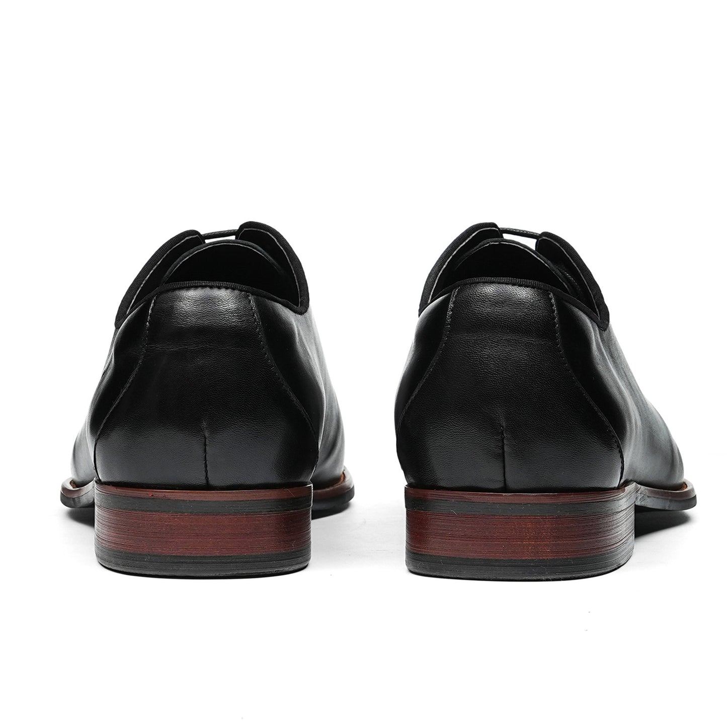 Sophisticated Men's Oxford Shoes with Decorative Edge Stitching