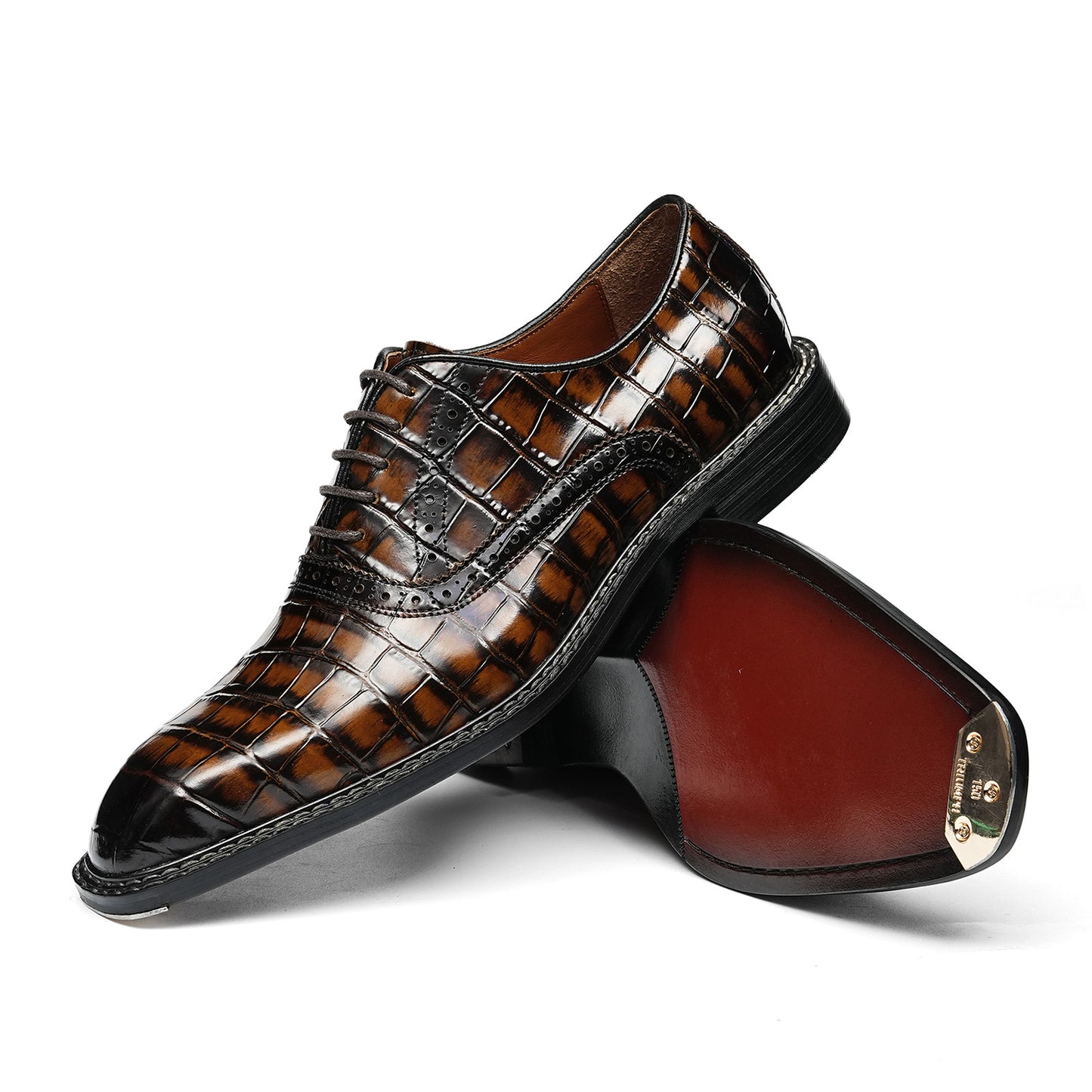 Men's Brogue Oxford Shoes with Intricate Texture & Detailing