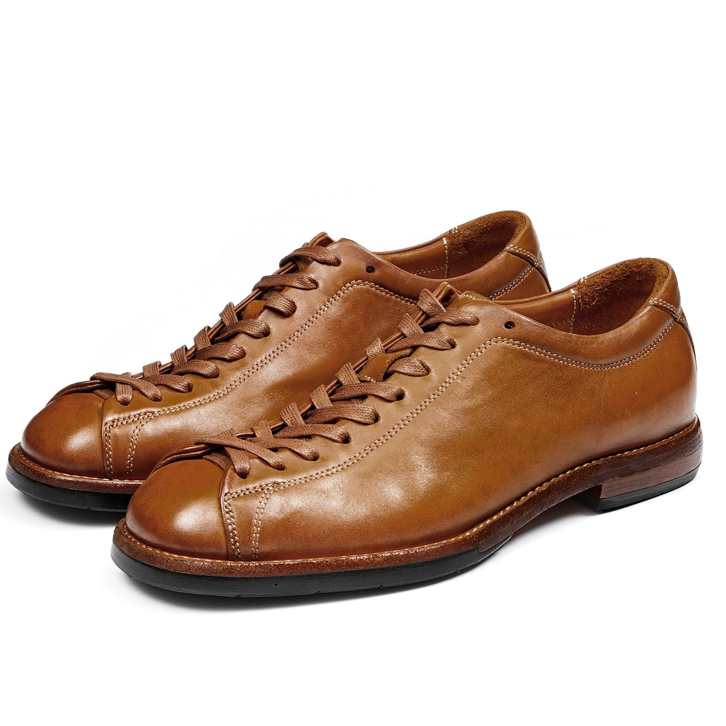 Men's Lace-Up Shoes Horsehide with Distinctive Toe Panel & Contrast Sole
