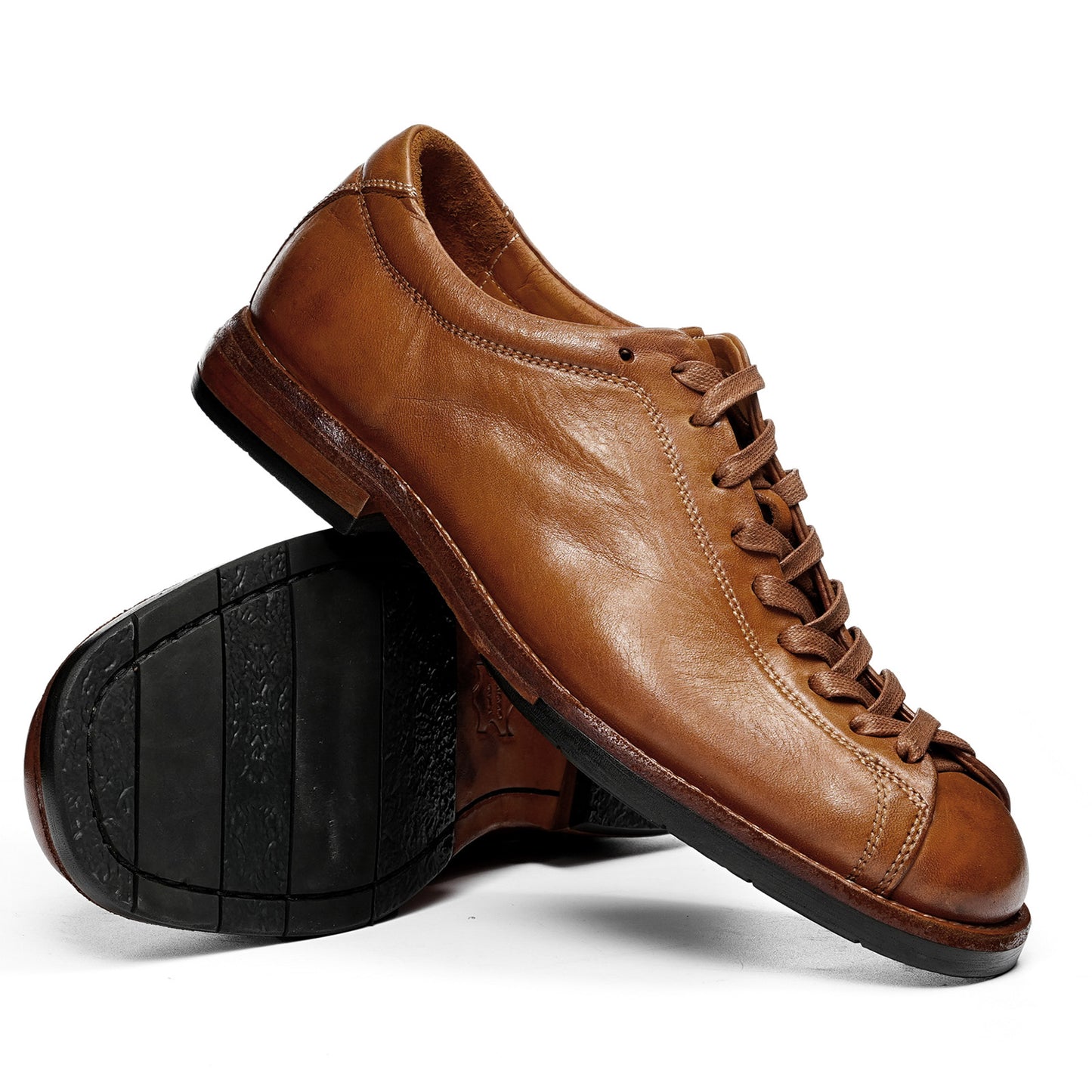 Men's Lace-Up Shoes Horsehide with Distinctive Toe Panel & Contrast Sole
