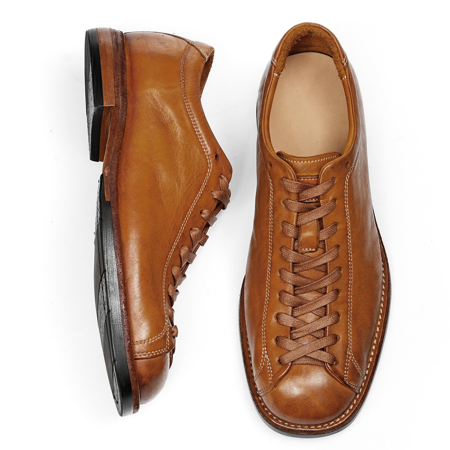 Men's Lace-Up Shoes Horsehide with Distinctive Toe Panel & Contrast Sole
