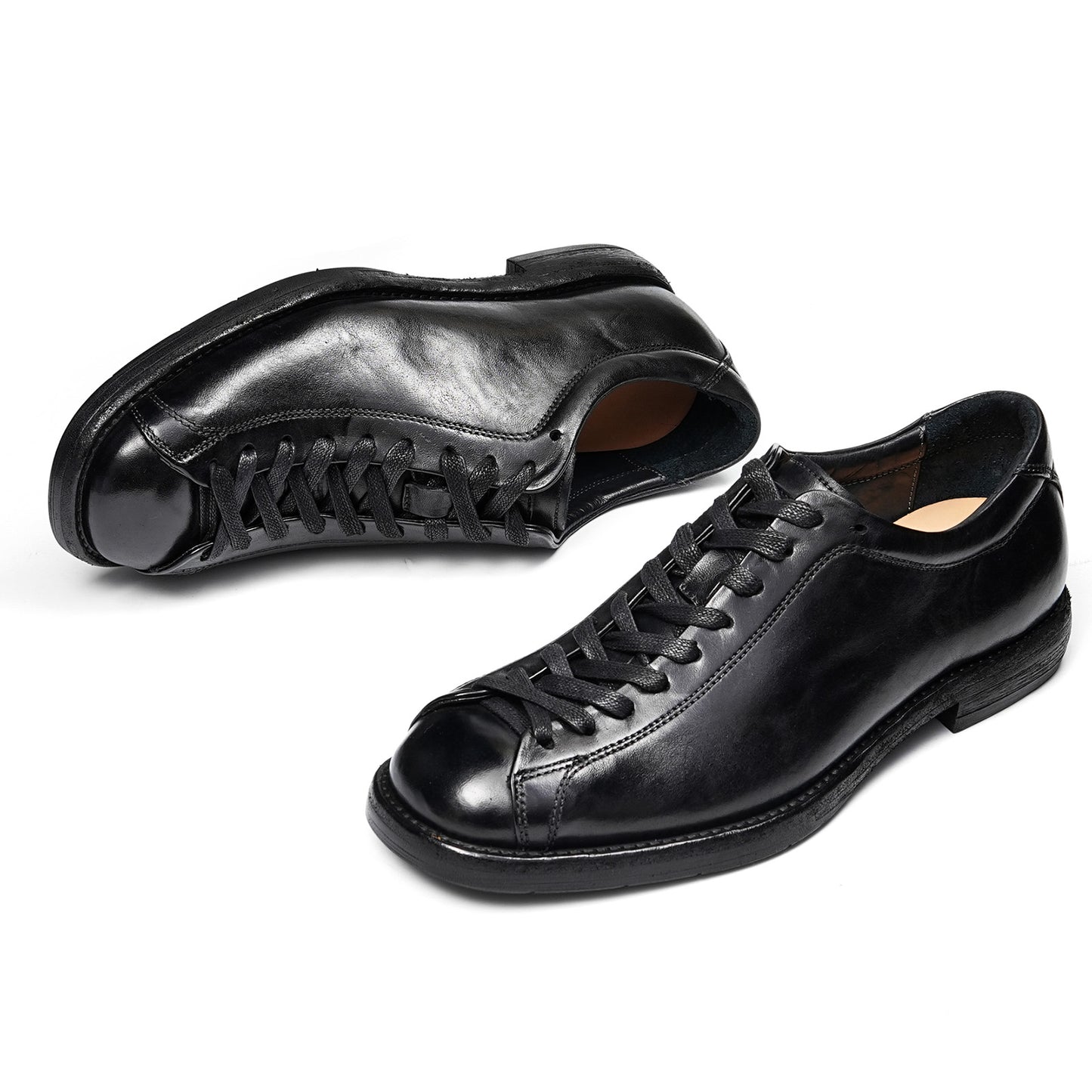 Men's Lace-Up Shoes Horsehide with Distinctive Toe Panel & Contrast Sole