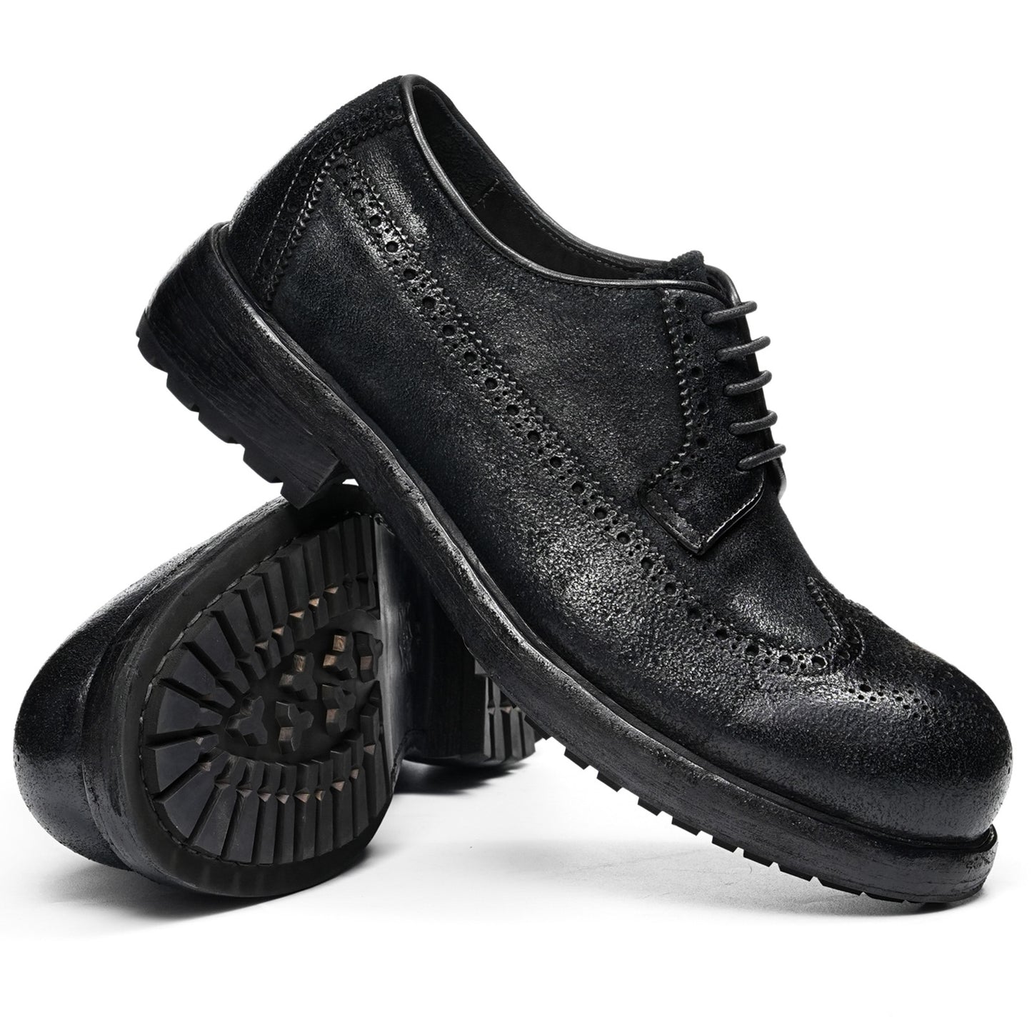 Men's Handcrafted Horsehide Brogue Shoes with Intricate Perforated Patterns