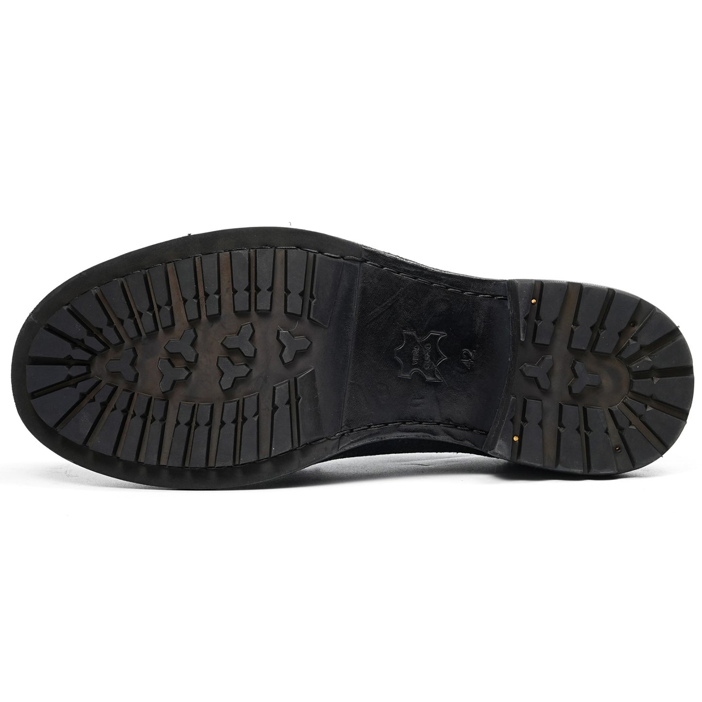 Men's Handcrafted Horsehide Brogue Shoes with Intricate Perforated Patterns