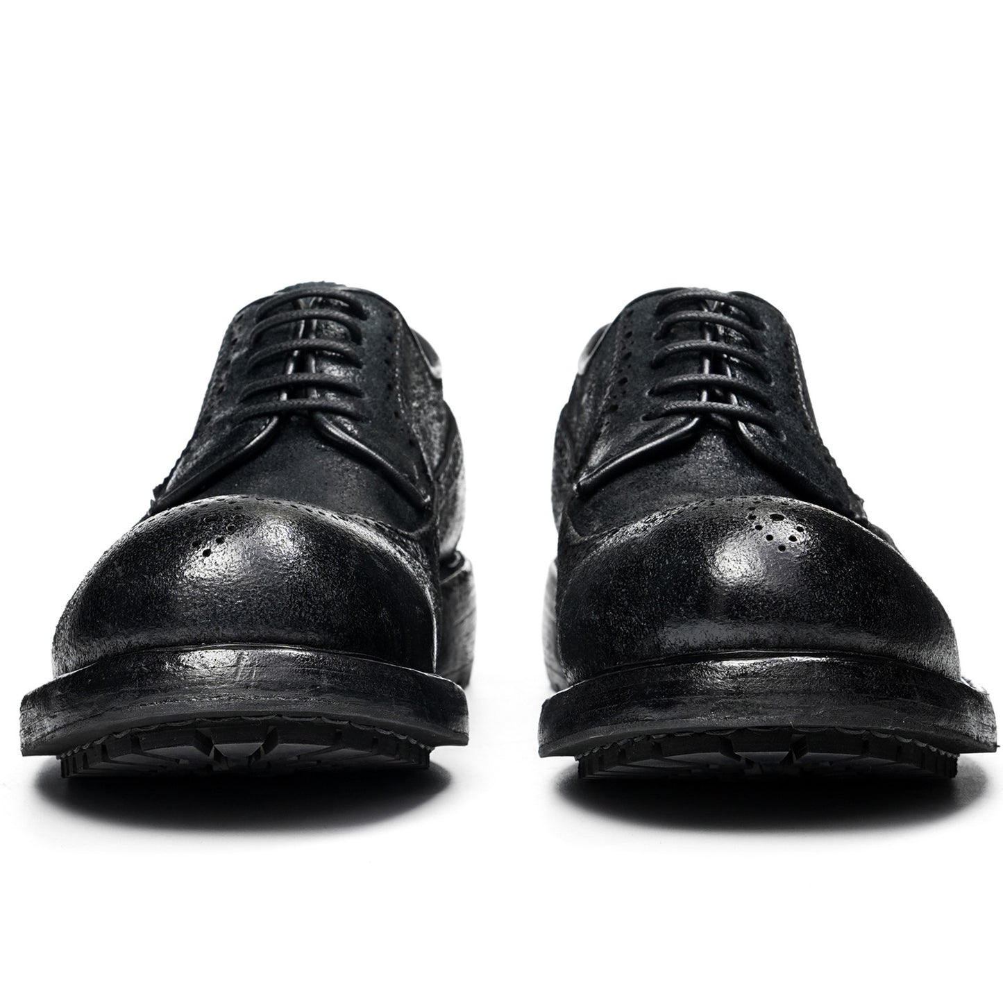 Men's Handcrafted Horsehide Brogue Shoes with Intricate Perforated Patterns