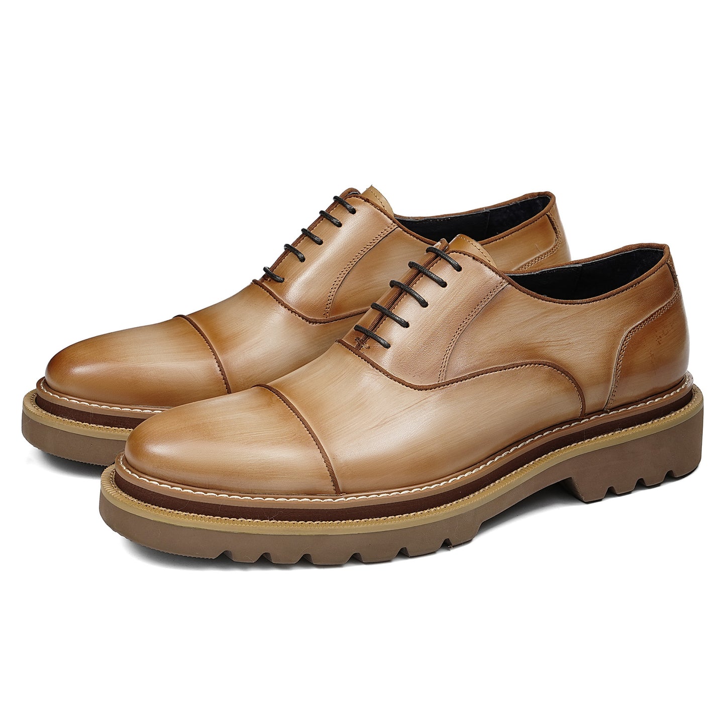 Men's Oxford Shoes: White Lace-Up with Contrast Stitch & Rugged Sole