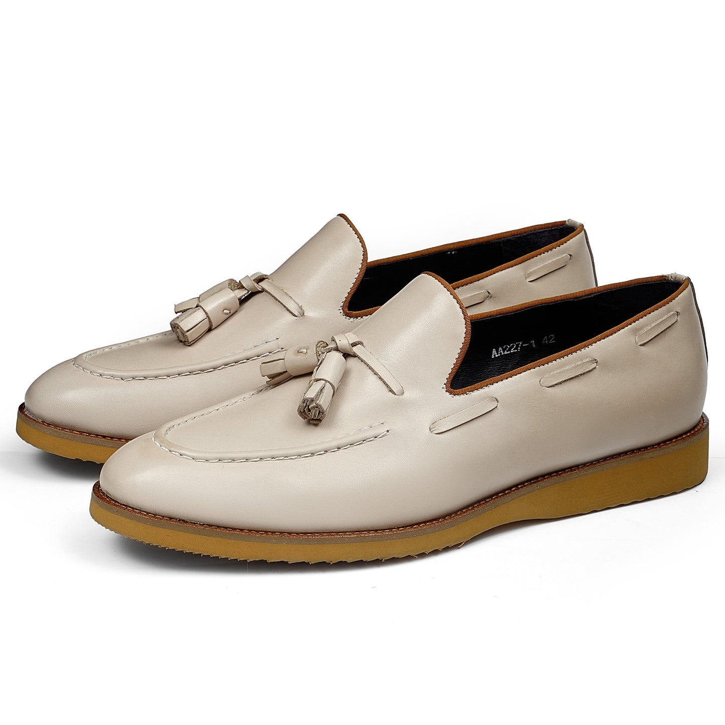 Men's Tassel Loafers: Classic Slip-Ons with Refined Stitching