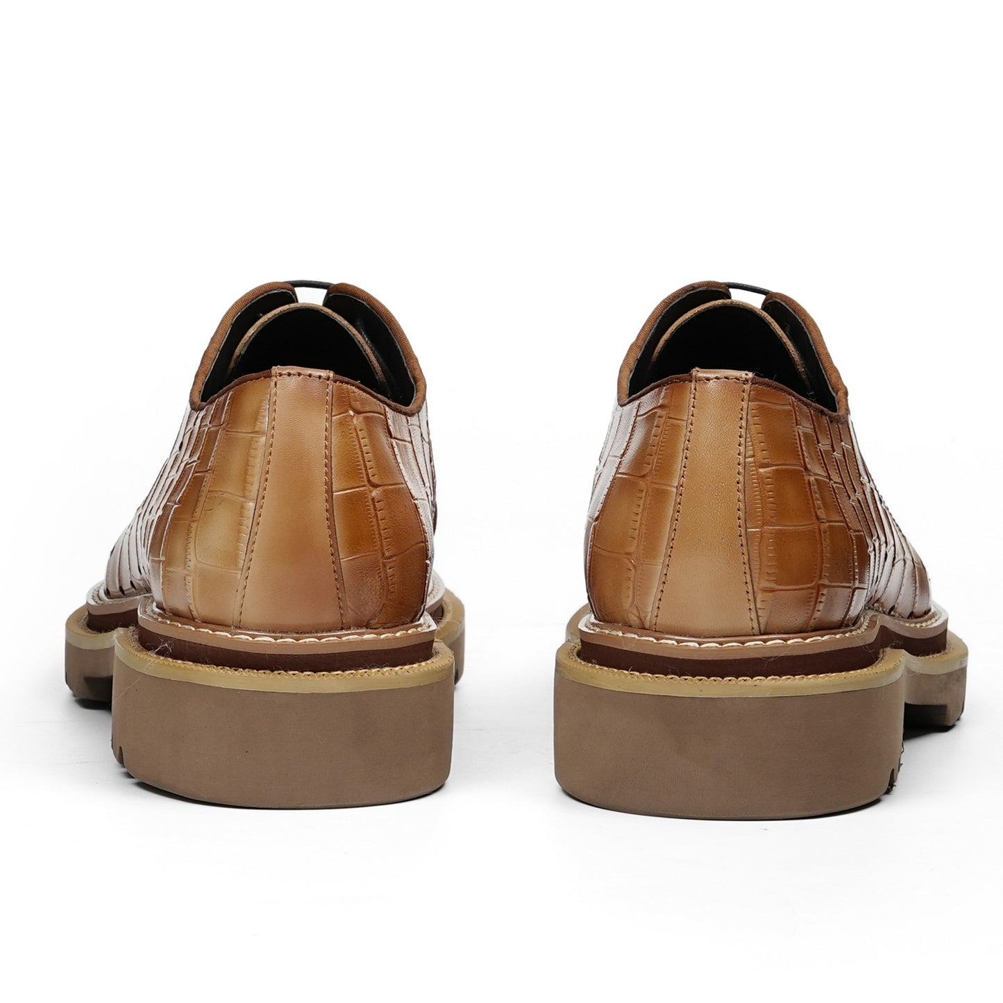 Men's Derby Shoes with Exquisite Textured Pattern