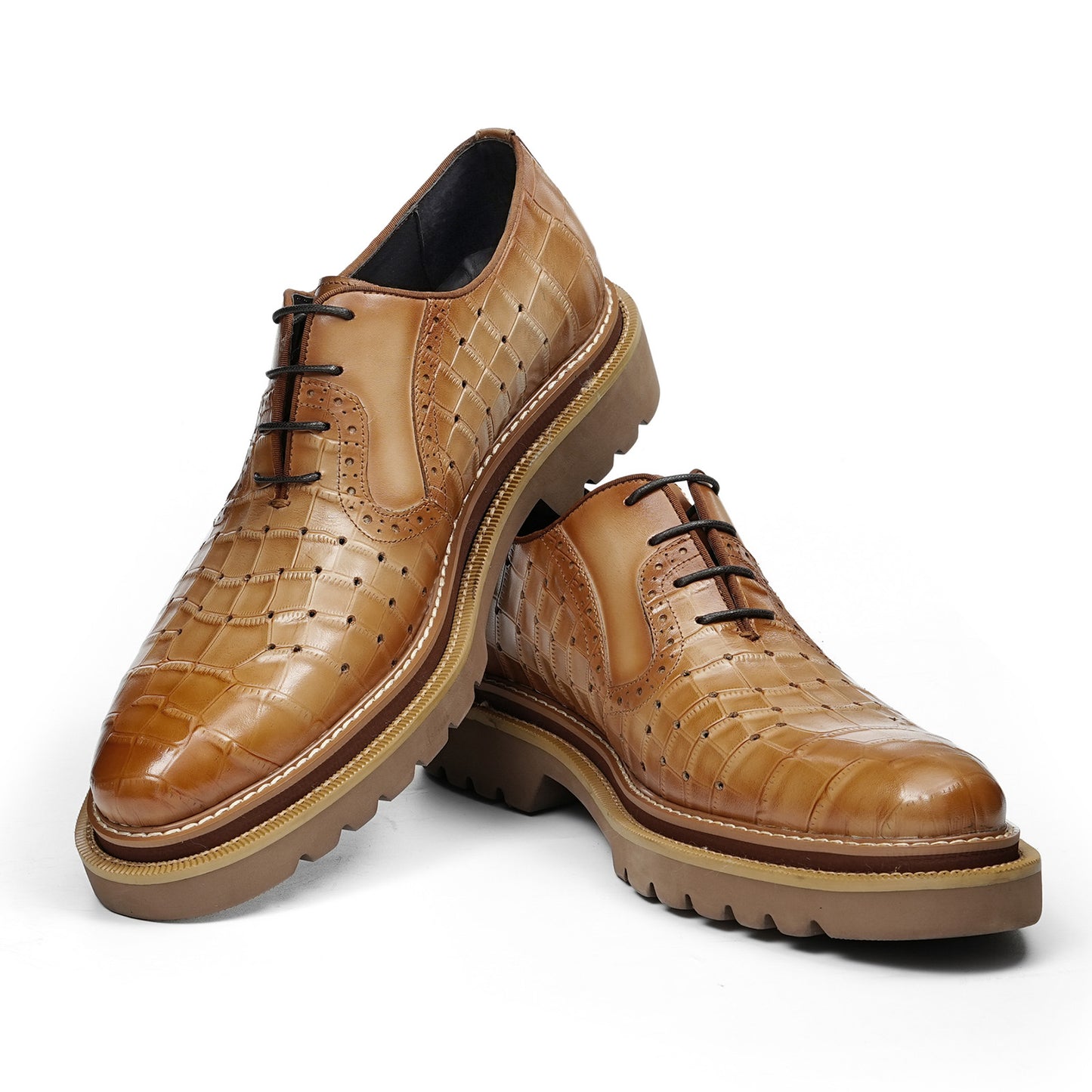 Men's Derby Shoes with Exquisite Textured Pattern