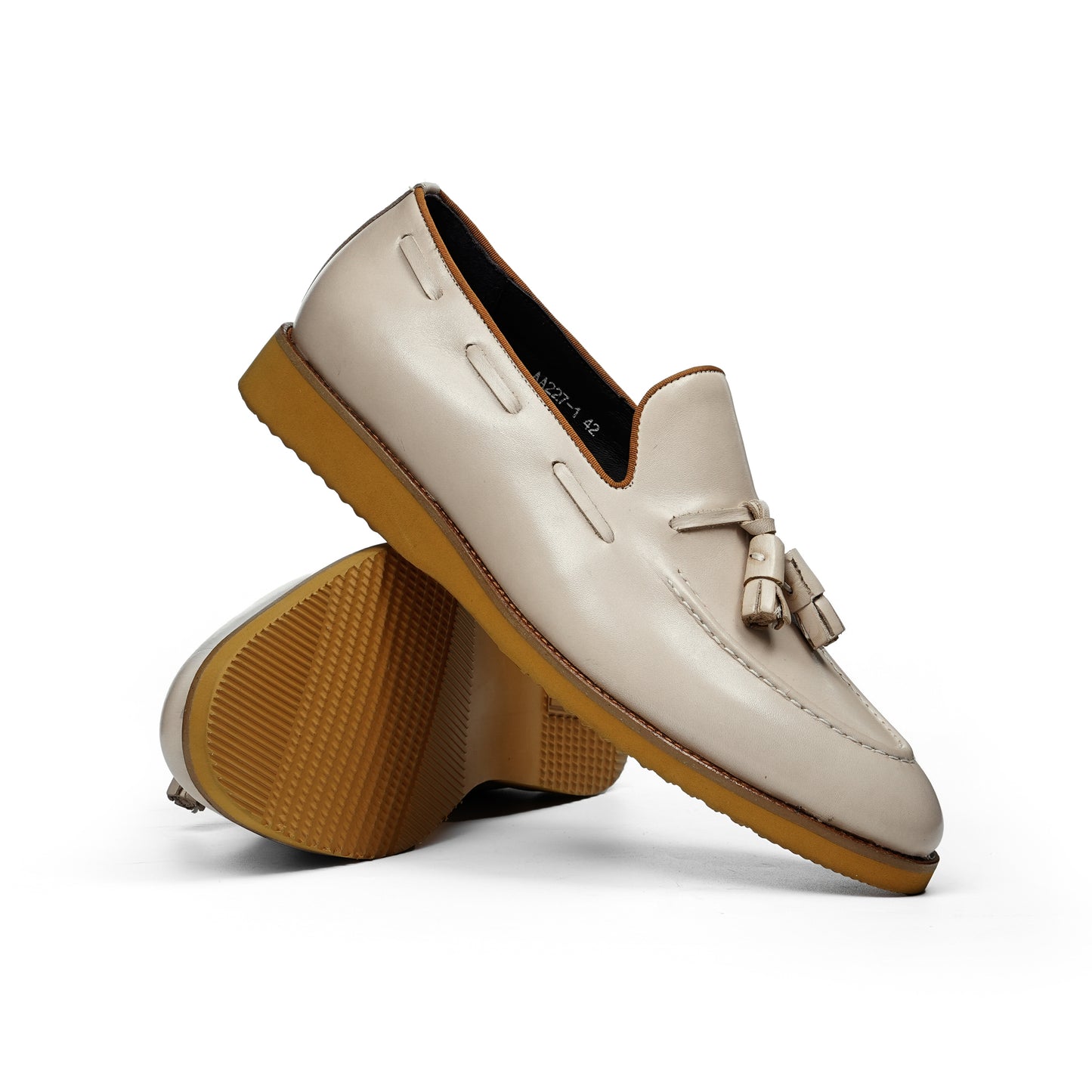 Men's Tassel Loafers: Classic Slip-Ons with Refined Stitching