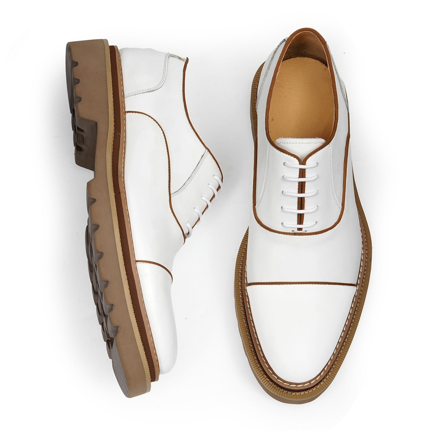 Men's Oxford Shoes: White Lace-Up with Contrast Stitch & Rugged Sole