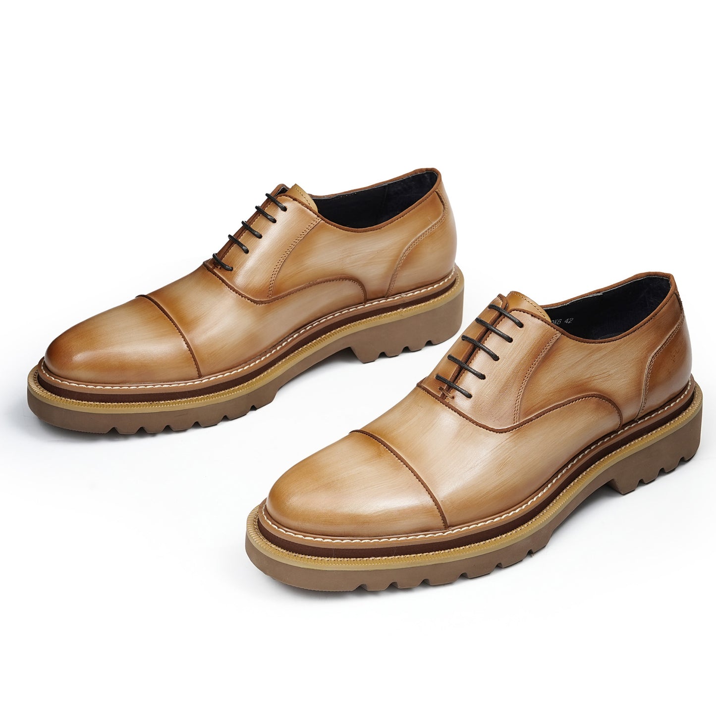Men's Oxford Shoes: White Lace-Up with Contrast Stitch & Rugged Sole
