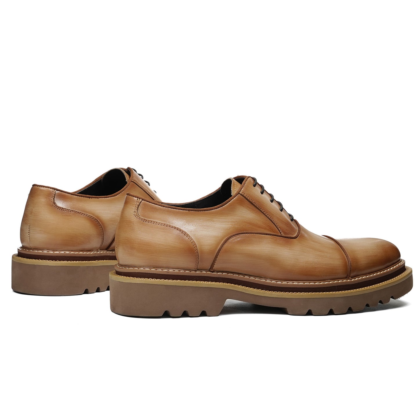 Men's Oxford Shoes: White Lace-Up with Contrast Stitch & Rugged Sole