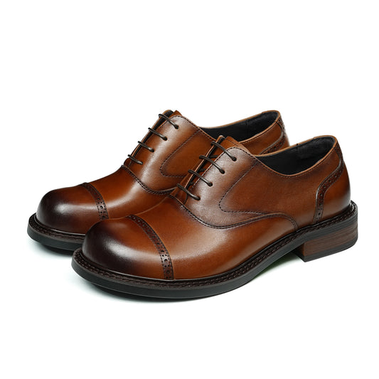 Men's Oxford Shoe Excellence: Spacious Toe Silhouette & Multi-Element Detailing