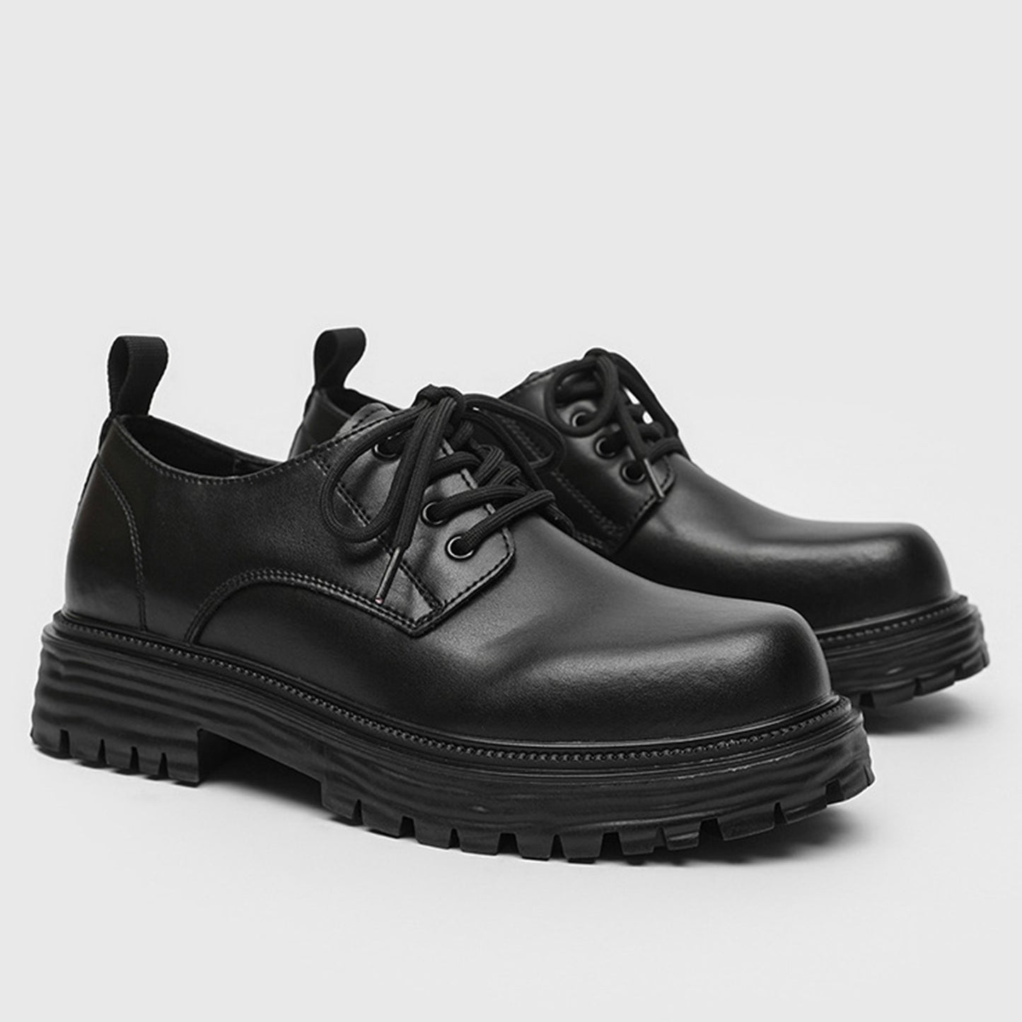 Men's Derby Shoes Heritage-Inspired Lace-Up with Rounded Toe & Bold Sole