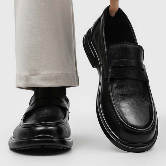 Men's Loafer Shoes Elegant Slip-On with a Clean Seam and Structured Sole